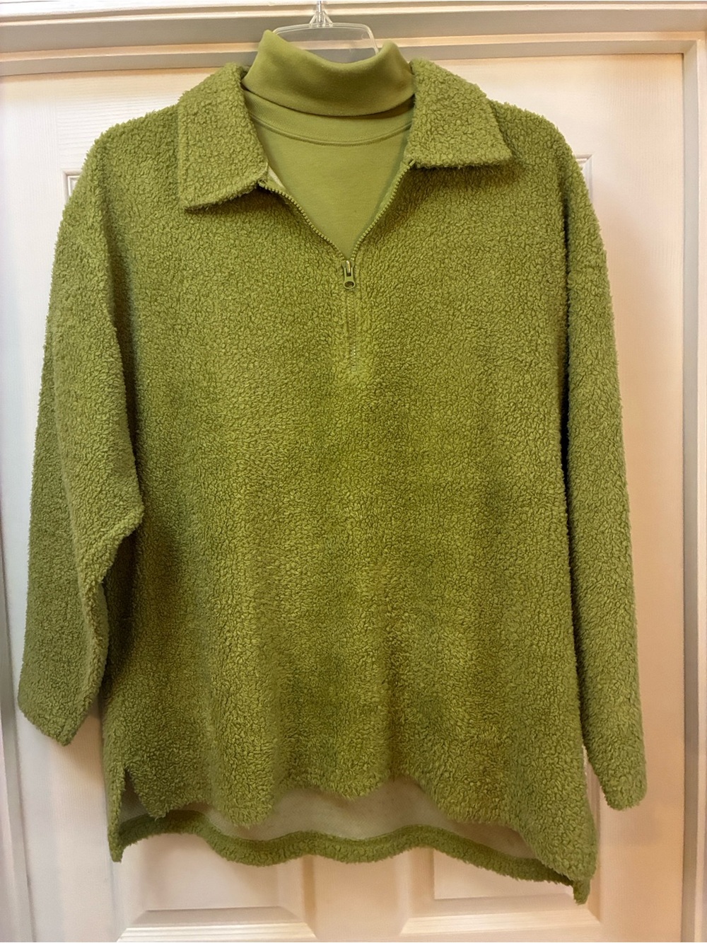 NY Jeans Olive/Lime Green Sherpaish Sweater & Turtleneck See description